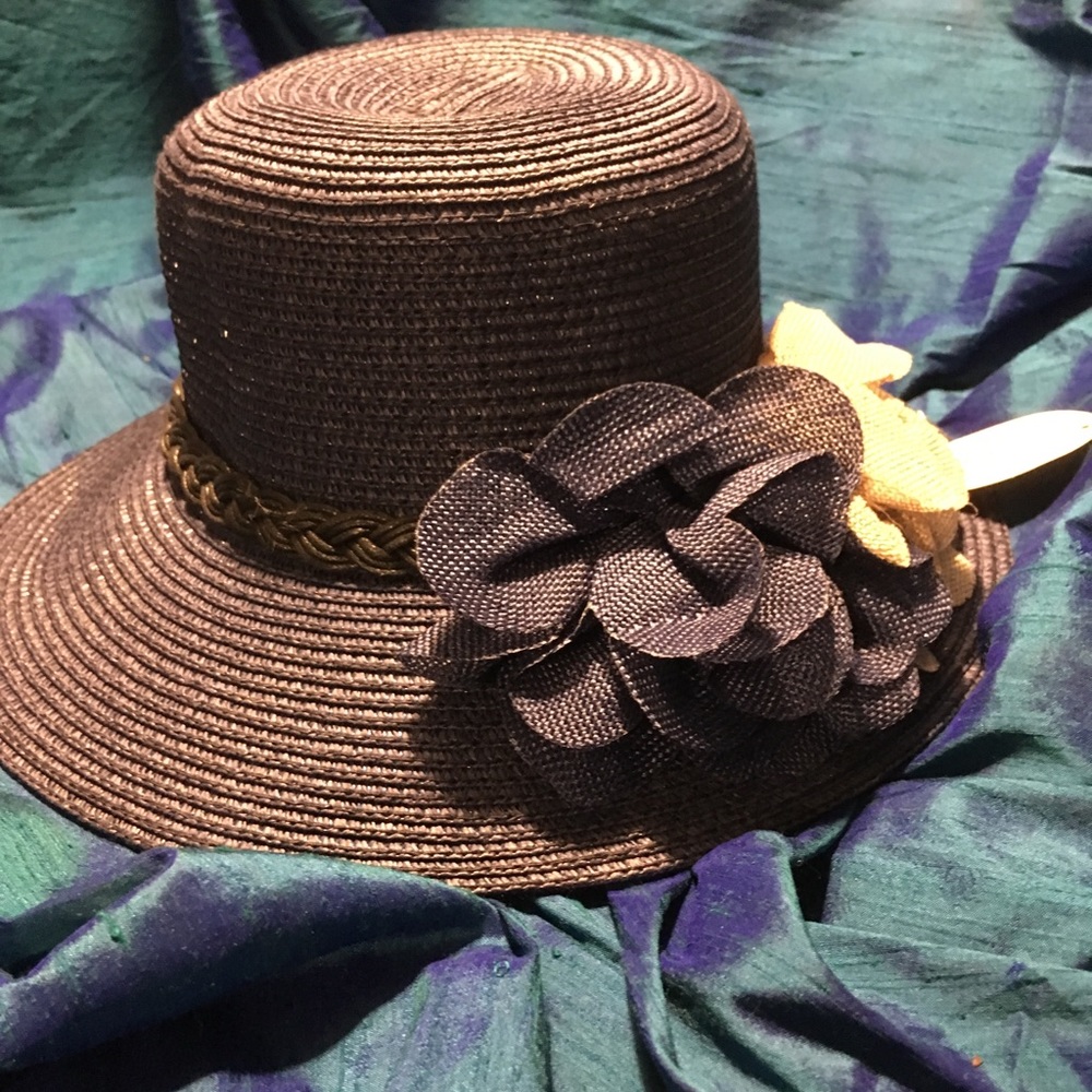 BLUE STRAW HAT